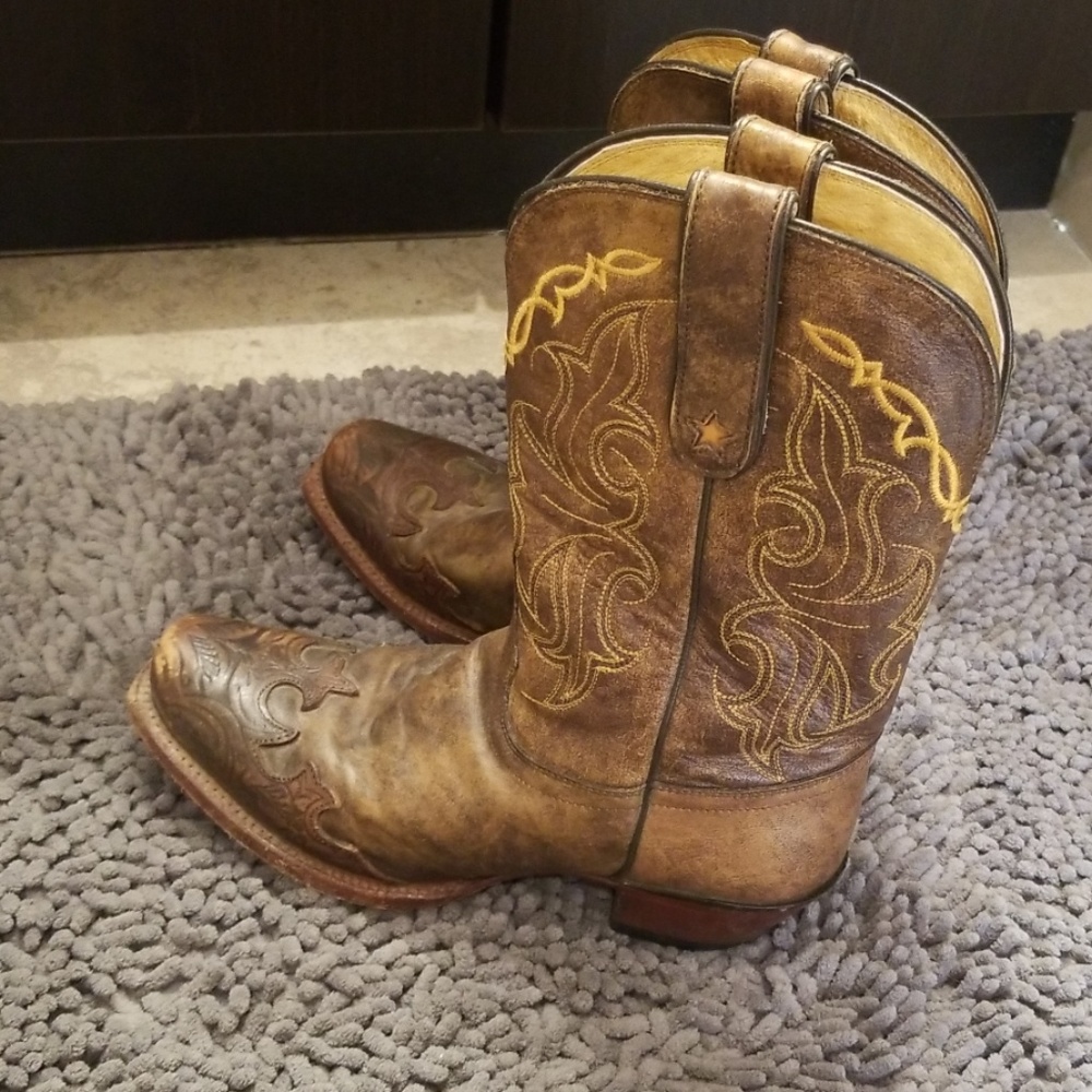 Tony lama cowgirl boots